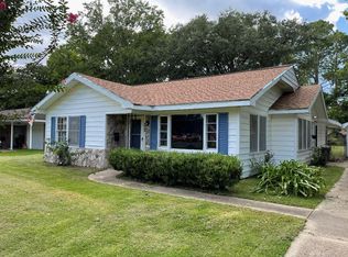 801 E 2nd St, Sweeny, TX 77480