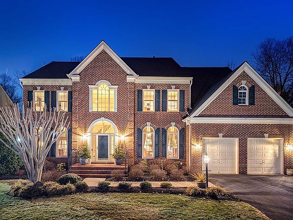 2nd image of 4510 Arniel Pl