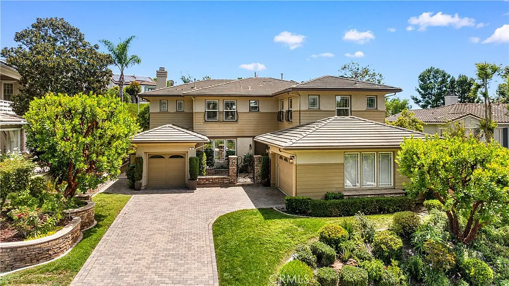 4 bed, 5.5 bath, 3744 sqft, $7,850 — Photo 3