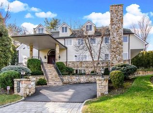 1090 Mamaroneck Ave, White Plains, NY 10605