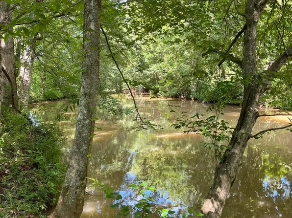 811 Trigonia Rd, Maryville, TN 37801