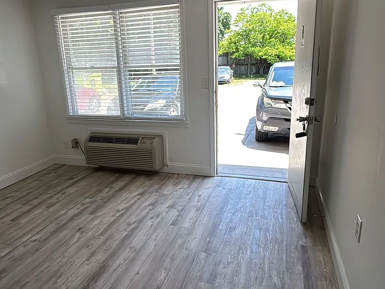 1505 Highway 17 — Photo 8