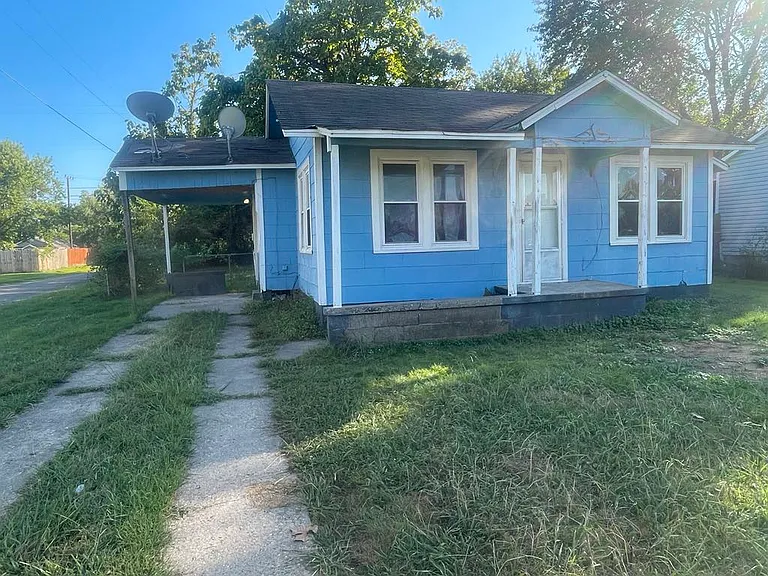 1925 Elmeda St — Photo 1