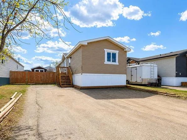 280 N Clausen Cres, Wood Buffalo, AB T9K 2H6