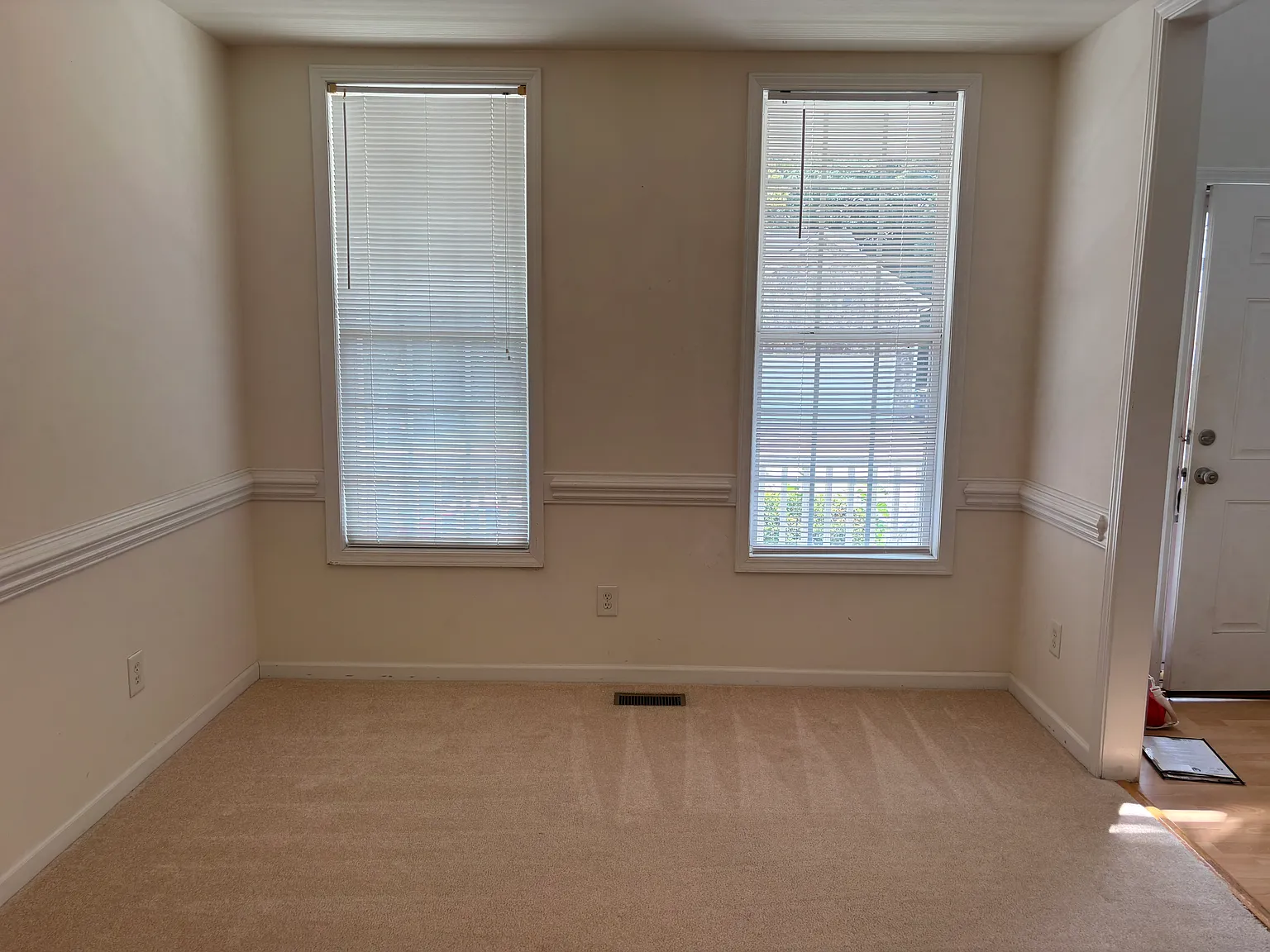4 bedrooms, 3 1/2 baths — Photo 3