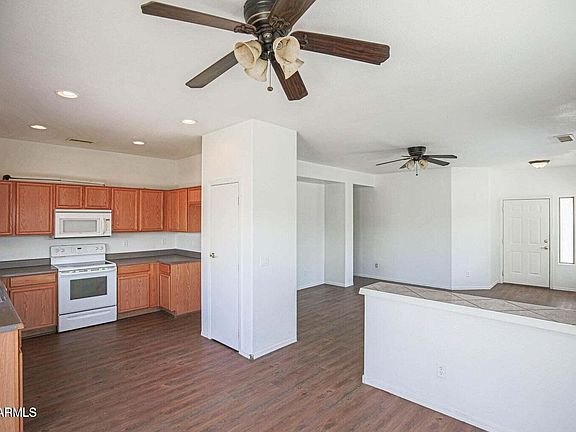3rd image of 98 5TH Avenue W