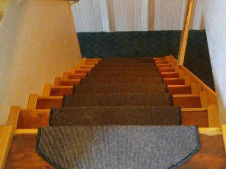Steps to bottom floor