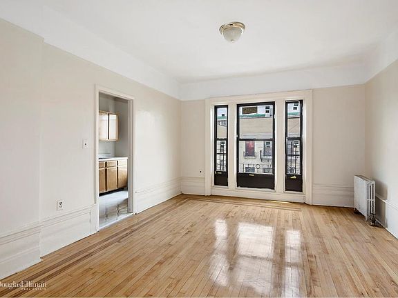 2nd image of 3675 Broadway APT 6C
