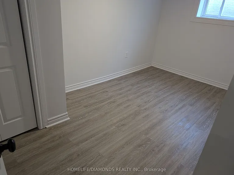 5 Calcott Ct #UPPER — Photo 8