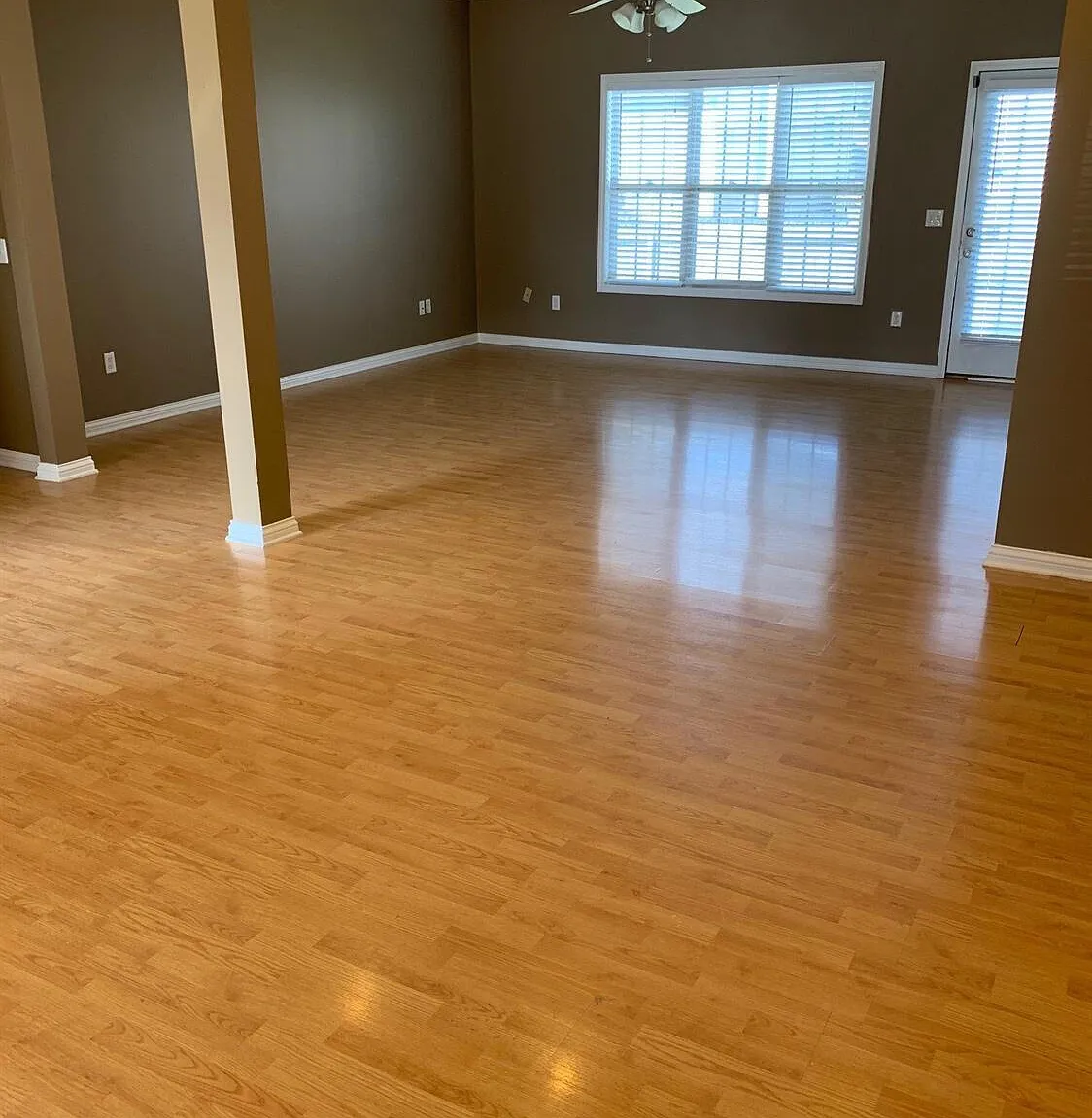 3 bed, 2.0 bath, 1885 sqft, $2,200 — Photo 4