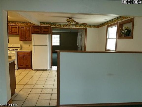4th image of 1516 Saint Charles Dr