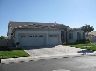 10278 Silverberry St, Apple Valley, CA 92308