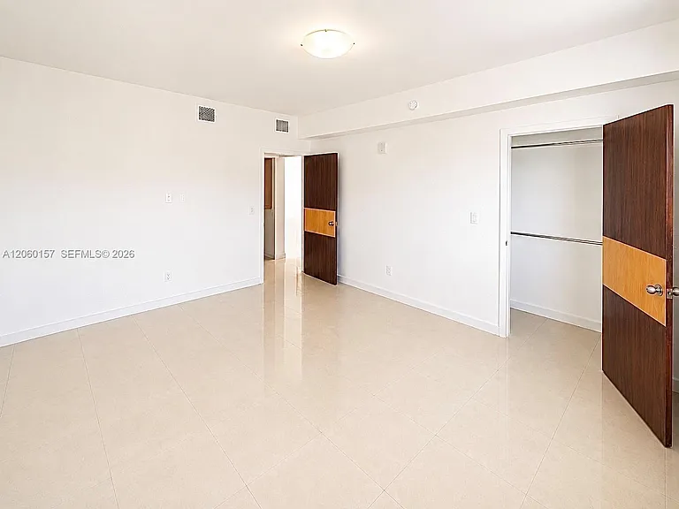 1027 94th St #7 — Photo 8