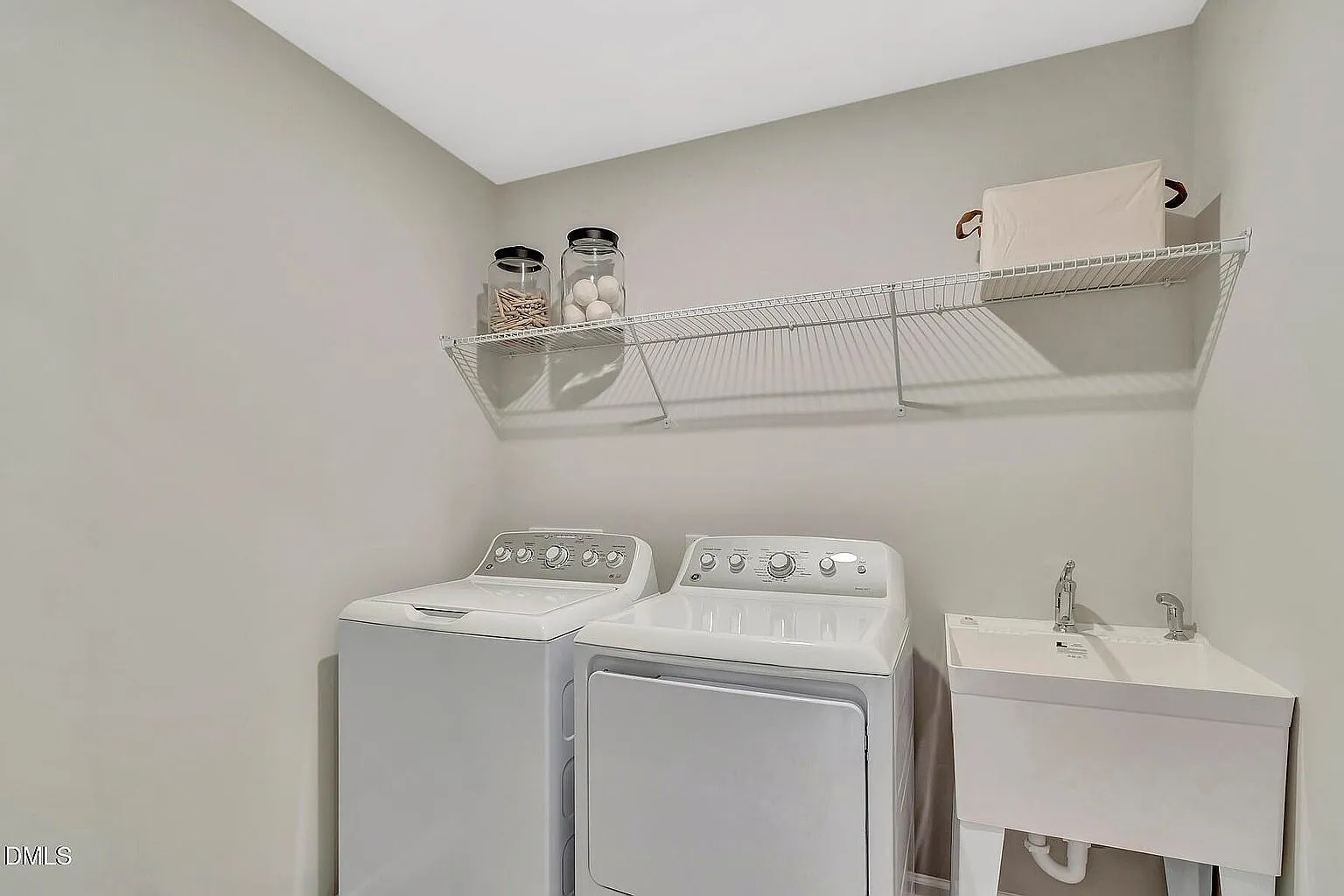 3 bed, 2.5 bath, 1750 sqft, $2,800 — Photo 3