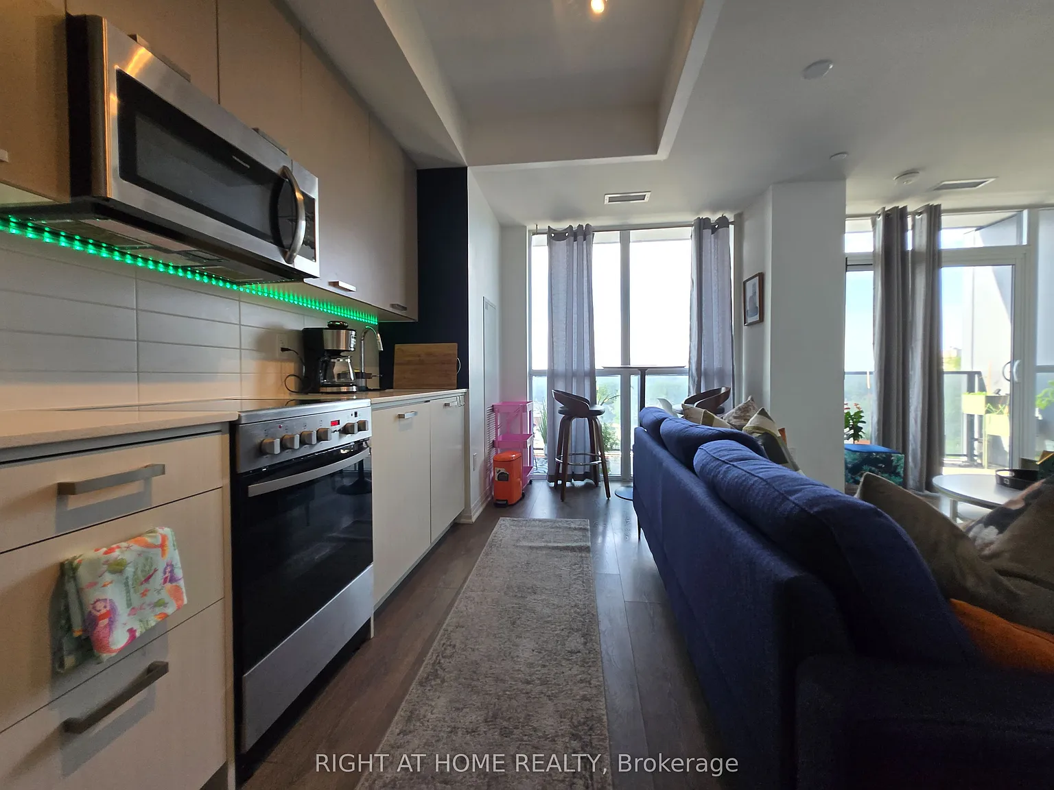 Canvas Condominiums — Photo 2