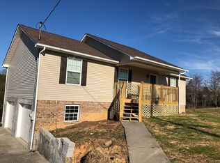 1162 Sunshine Dr, Dandridge, TN 37725
