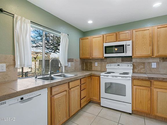 3rd image of 9573 N Albatross Dr