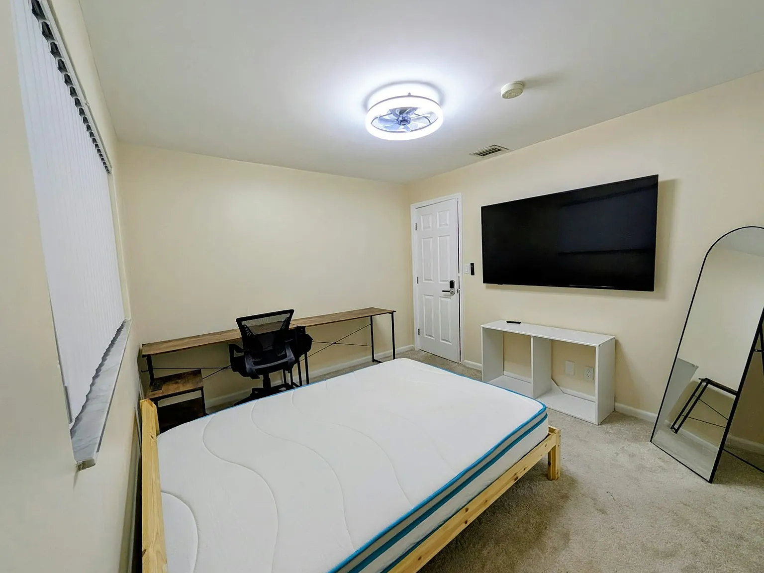 6750 Harding St, Unit Room 1 — Photo 3