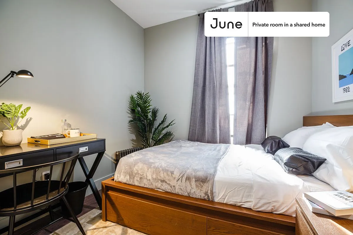 Full bedroom in 5 bed/2 bath home in West Harlem #225 E — Photo 1