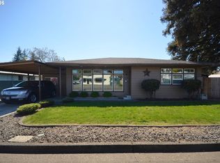 1533 NW Calkins Ave, Roseburg, OR 97471