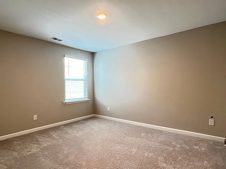 292 Grey Falcon Ave — Photo 36