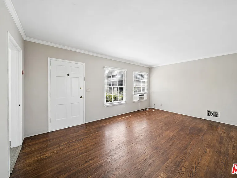1402 N Mansfield Ave #1/2 — Photo 2