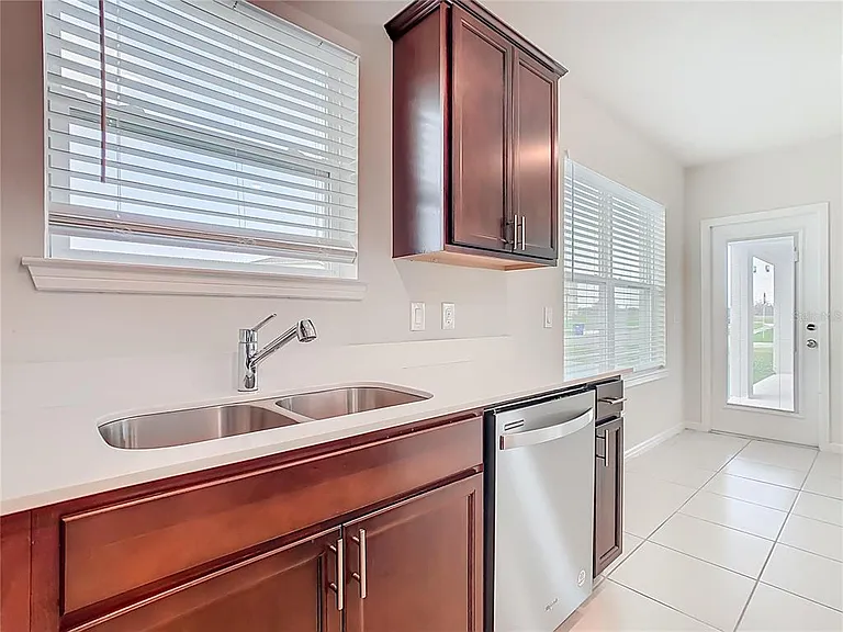 1823 Summer Serenity Dr — Photo 16