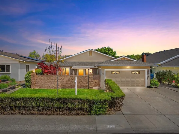 208 Grape Street, Vacaville, CA 95688