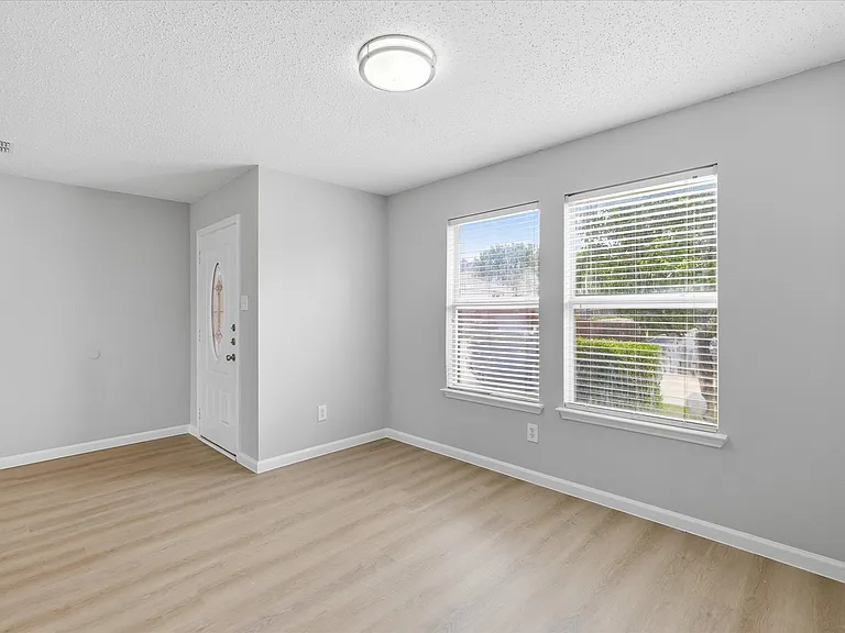 2308 Shadabury Dr — Photo 7