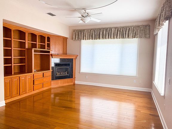 4th image of 877 Northfield Ln
