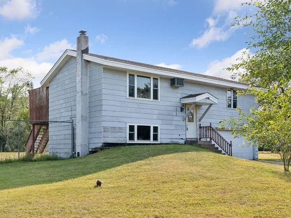 2060 202nd Ave NW, Oak Grove, MN 55011