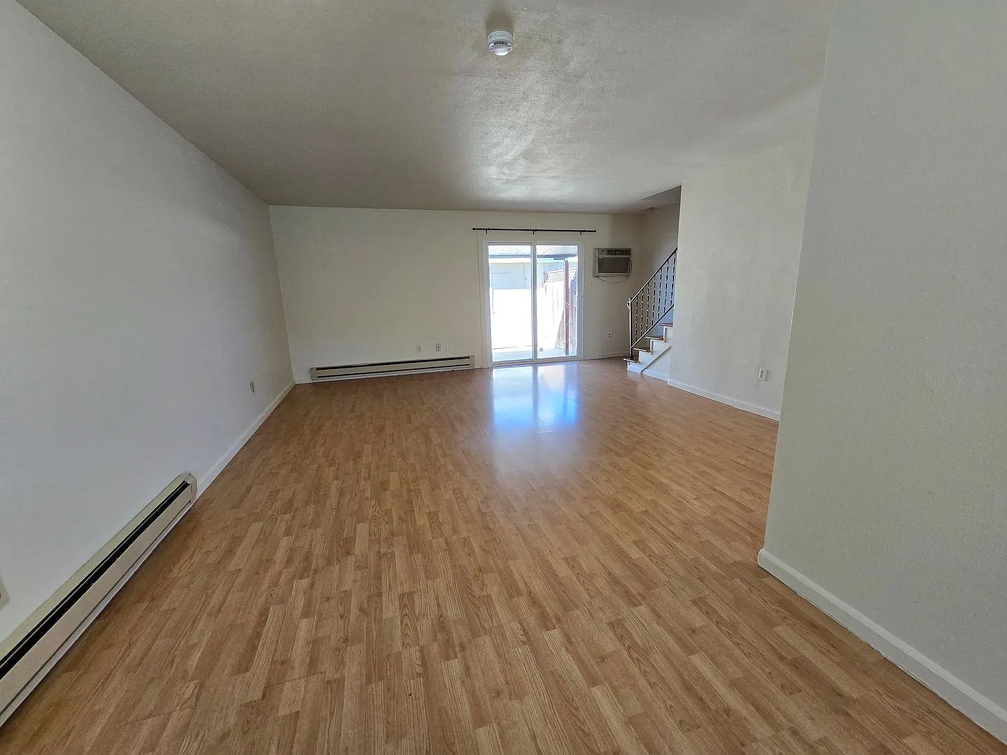Spacious 3-Bedroom Townhome in a Convenient Central Reno Location! — Photo 4