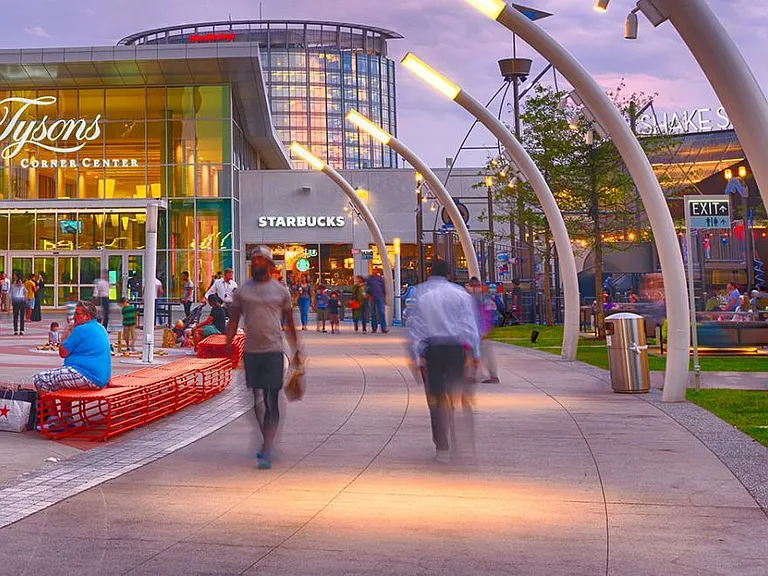 9 minutes to Tysons Corner Center and 20 minutes to Washington DC