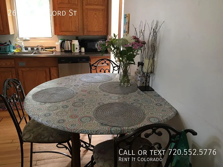 Beautiful 4 Bed / 2 Bath Home Near DU! — Photo 3