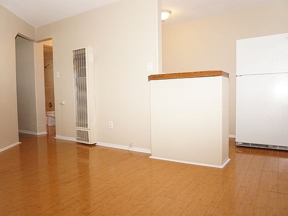 3rd image of 214 S Wahsatch Ave APT 2