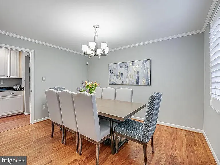 2221 Senseney Ln — Photo 24