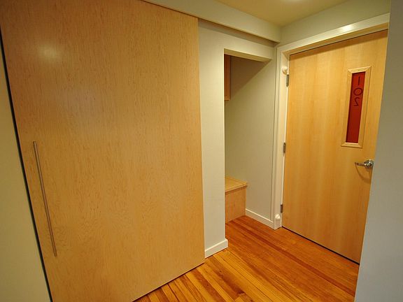 3rd image of 615 W Lafayette St Unit 102