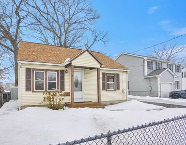 33 Drexel St, Springfield, MA, 01104