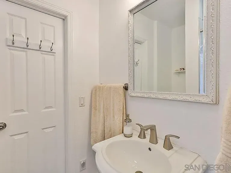 4726 Oregon St — Photo 15