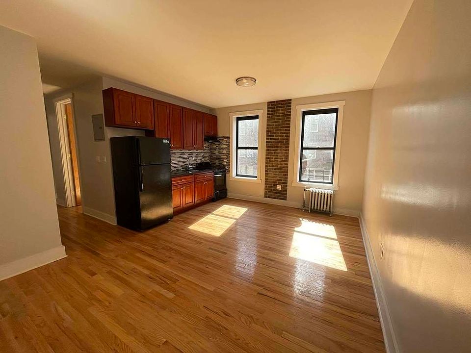 1st image of 2111 Beekman Pl APT 3B