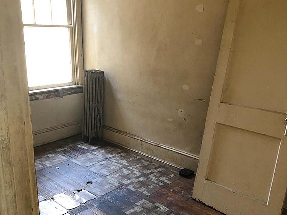 5th image of 1520 N Gilmor St