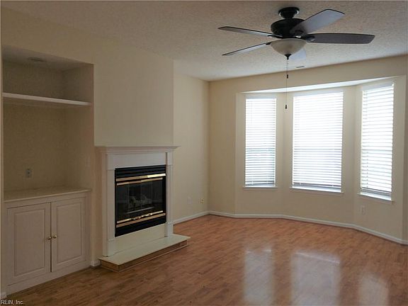 3rd image of 2309 Barnsely Ct