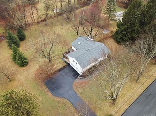 7 Woodcrest Rd, Monsey, NY 10952