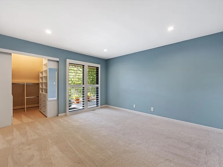 9 Heritage Ct — Photo 29