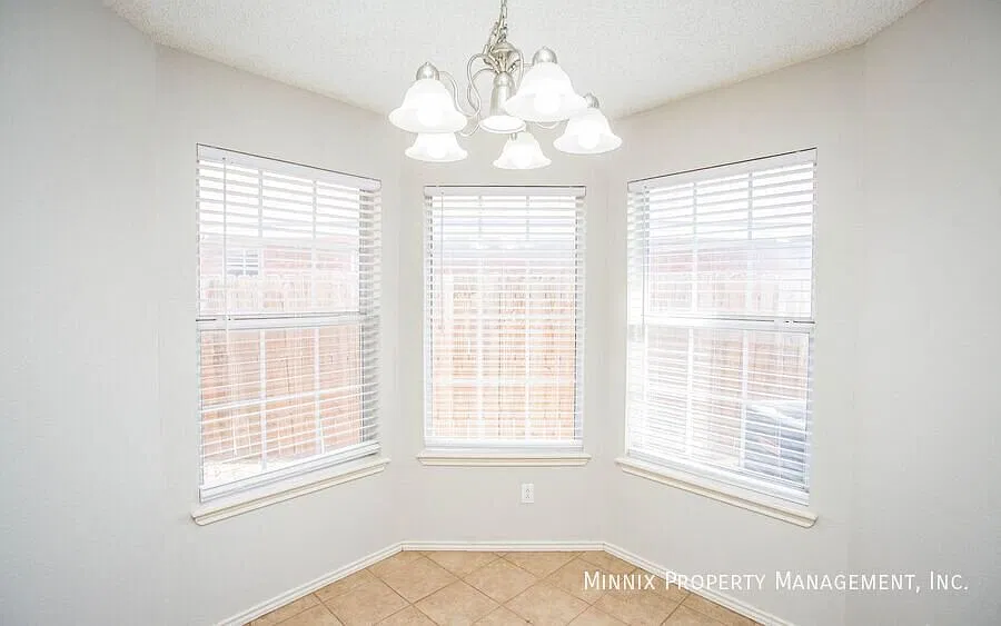 Frenship School District | 4 bedroom /2 bath For Rent Lubbock | |6024 74th St. — Photo 4