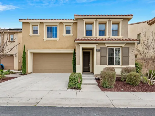 24484 Poinsettia Dr, Lake Elsinore, CA 92532