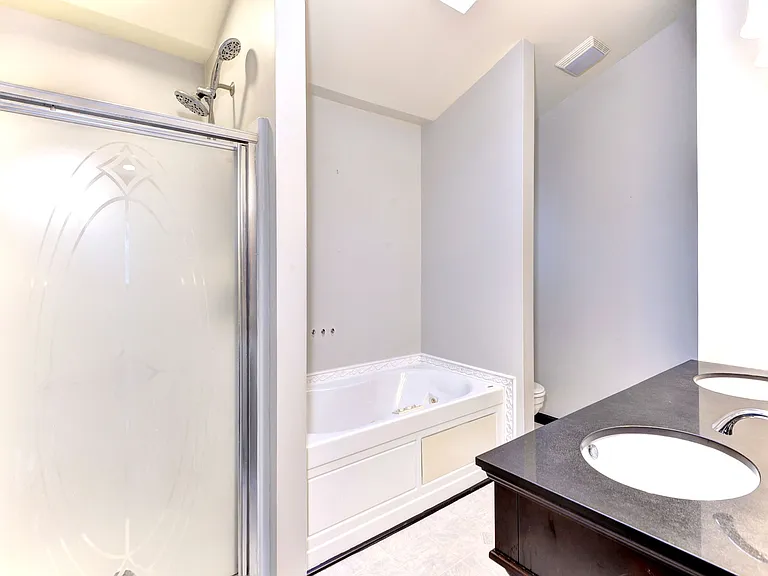 9106 Lost Forest Dr — Photo 18