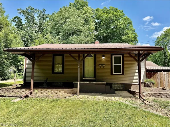 2108 Clermont Ave NE, Warren, OH 44483