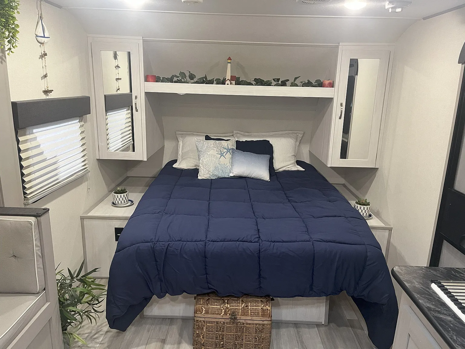 1 bed, 1.0 bath, 200 sqft, $800 — Photo 2