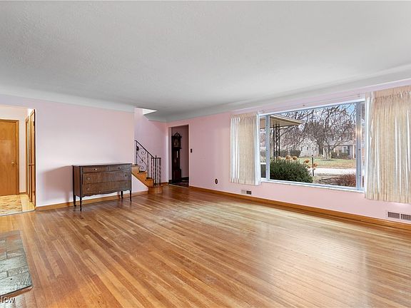 5th image of 4464 W 224th St